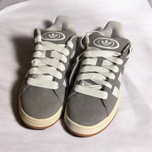 Women’s Adidas Campus 00s size 7.5